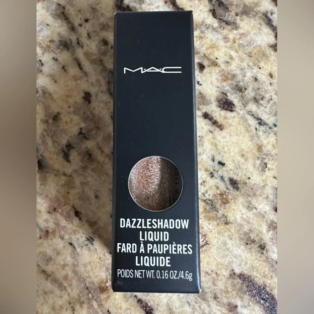 MAC Flash and Dash DAZZLESHADOW LIQUID New in box